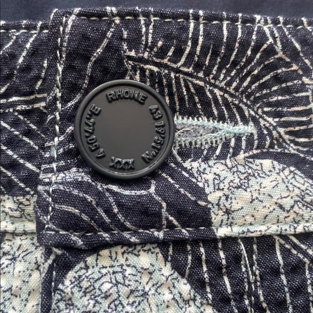 RHONE Blue Hibiscus Print Seersucker Shorts Men’s 32 - Picture 8 of 10